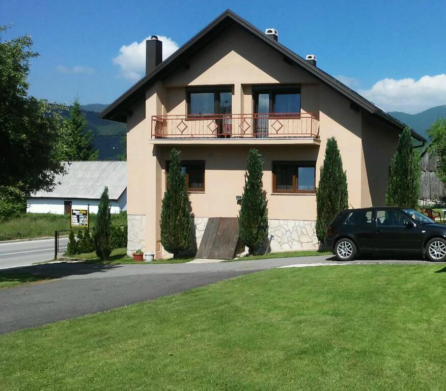 House Pribic Hotel Vrelo Koreničko Екстериор снимка