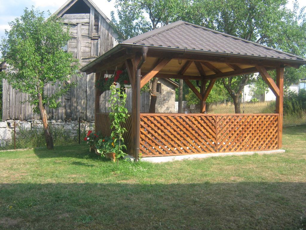 House Pribic Hotel Vrelo Koreničko Екстериор снимка