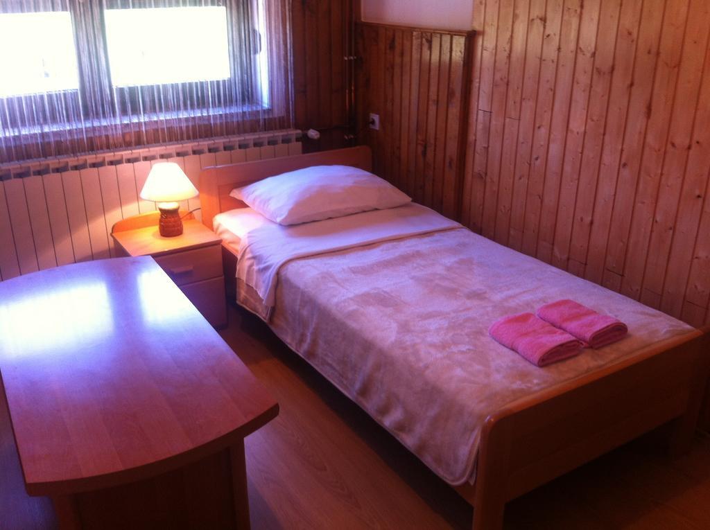 House Pribic Hotel Vrelo Koreničko Стая снимка