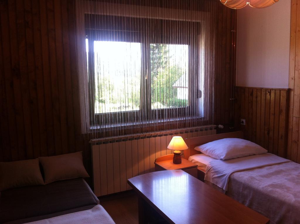 House Pribic Hotel Vrelo Koreničko Стая снимка